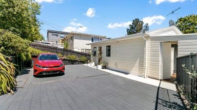  at 22 Pine Street, New Lynn, Auckland