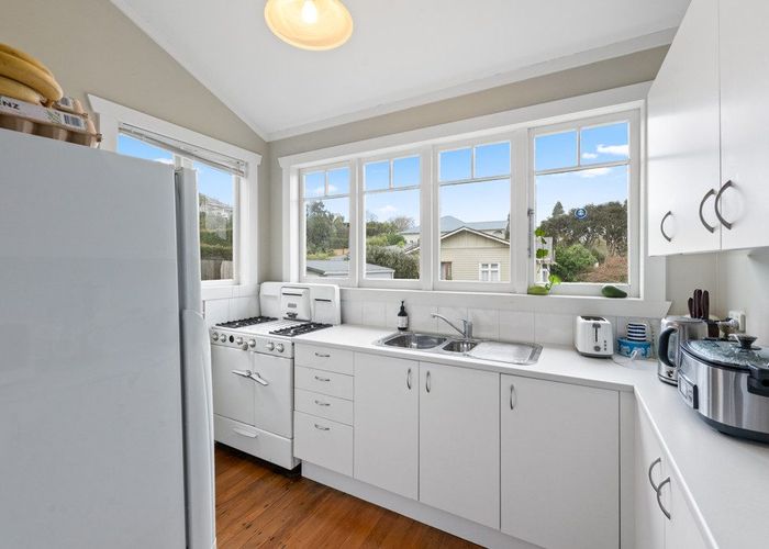  at 18 Bank Street, Mount Eden, Auckland