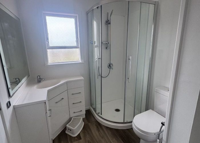  at 43  Hilling St, Titirangi, Waitakere City, Auckland
