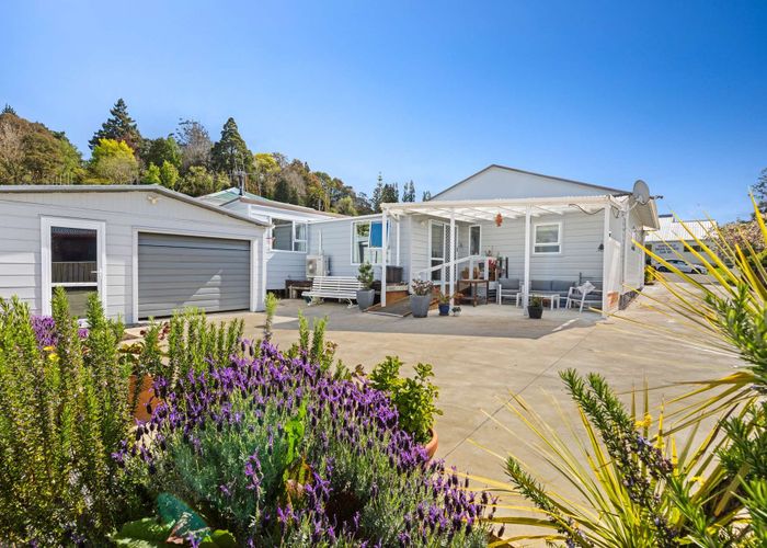  at 8 Paraekaretu Street, Hunterville, Rangitikei, Manawatu / Whanganui