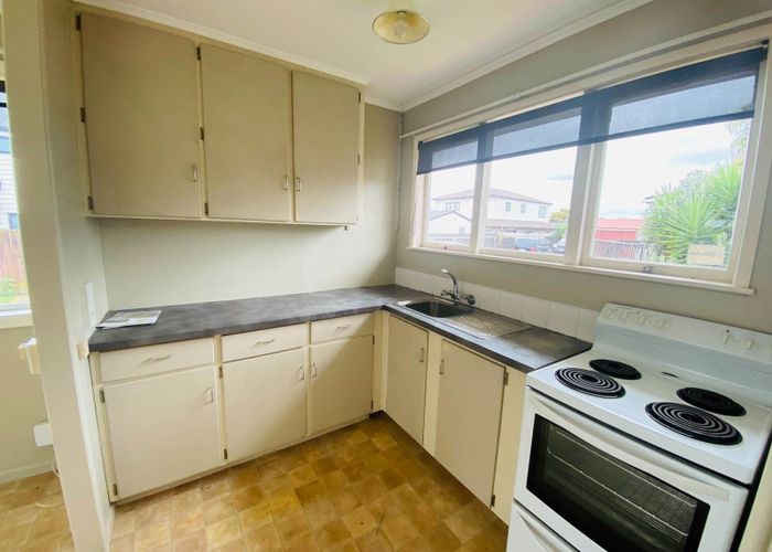  at 10 Tiari Place, Mangere East, Auckland
