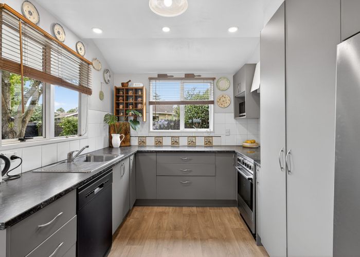  at 70 Solomon Avenue, Redwood, Christchurch City, Canterbury