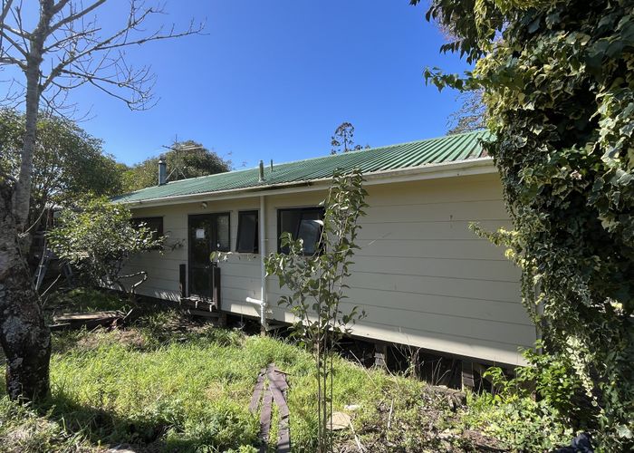  at Henderson, Waitakere City, Auckland