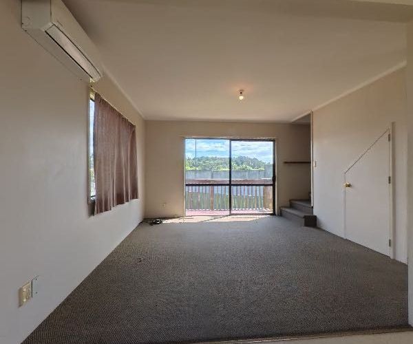  at 1/37 Huruhuru Road, Massey, Waitakere City, Auckland