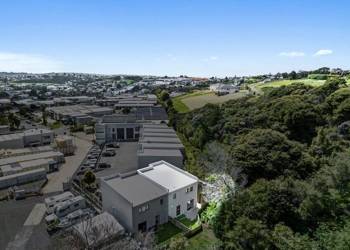 at 2/43 David Sidwell Place, Stanmore Bay, Whangaparaoa
