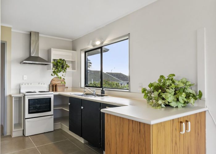  at 2/5 Huka Road, Birkenhead, Auckland