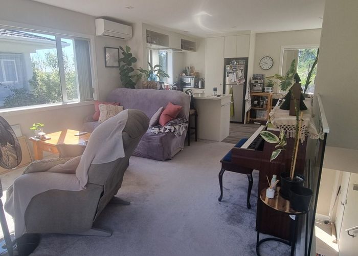  at 1 Glenvale Place, Totara Vale, North Shore City, Auckland