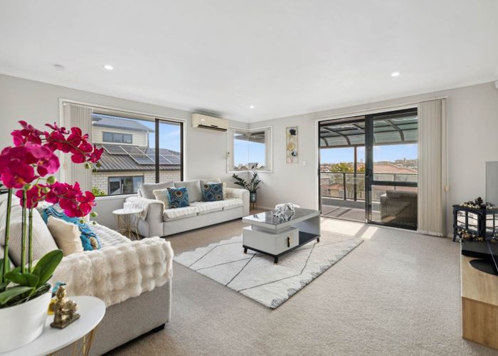 at 19 The Enclave, Totara Heights, Manukau City, Auckland