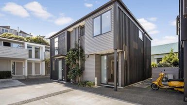  at 5/74 Derwent Street, Island Bay, Wellington