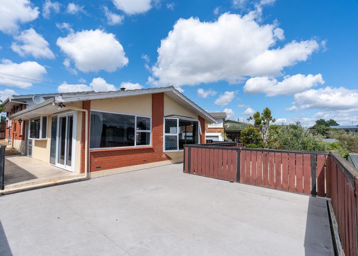 at 190 Sandwich Road, St Andrews, Hamilton