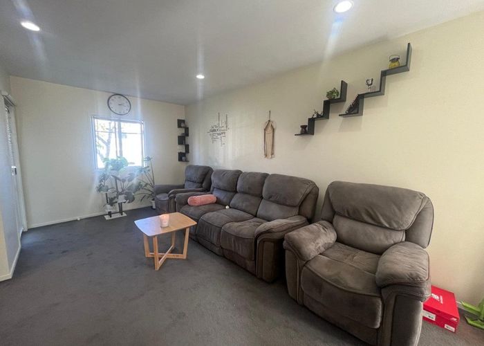  at 73 Winery Way, Henderson, Waitakere City, Auckland