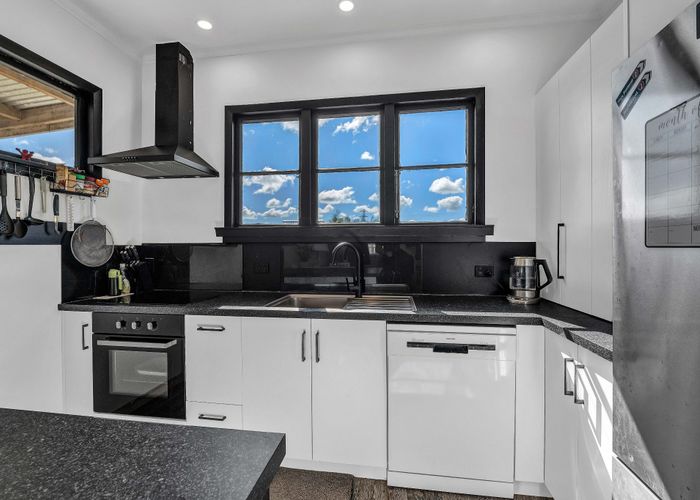  at 84 Pembroke Road East, Stratford, Stratford, Taranaki