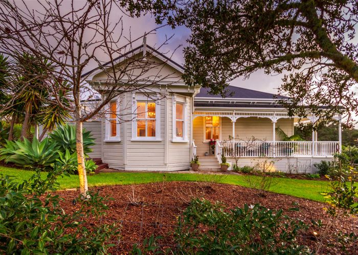  at 6 Eastvale Close, Greenhithe, Auckland