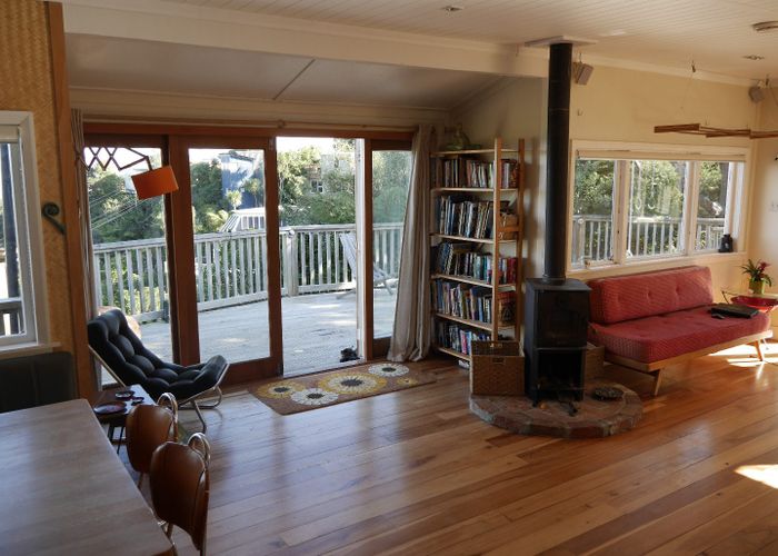  at 52 Howard Road, Point Howard, Lower Hutt, Wellington