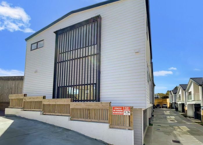  at 27 Jandell Crescent, Bucklands Beach, Manukau City, Auckland