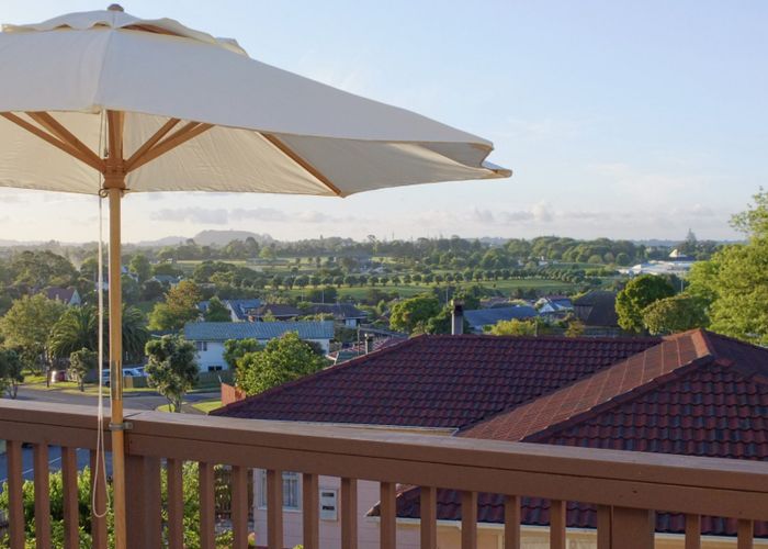  at 49 Lewisham Street, Highland Park, Auckland