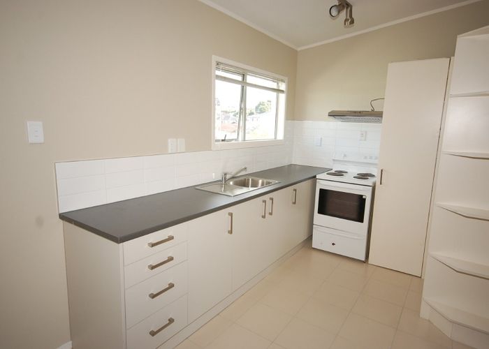  at 2/68 Olsen Avenue, Hillsborough, Auckland