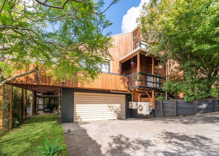  at 1/11 Cambric Place, Botany Downs, Manukau City, Auckland