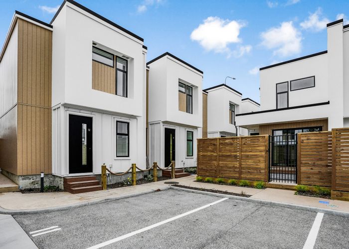  at 10/10 Pascoe Avenue, Paremata, Porirua, Wellington