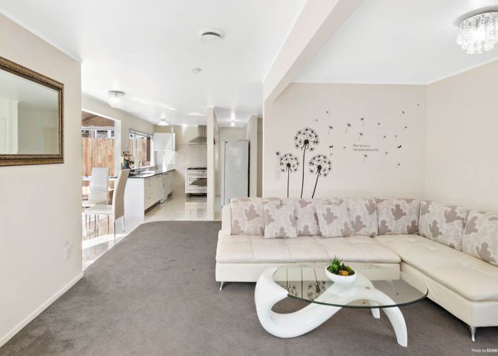  at 4/290 Rangatira Road, Beach Haven, Auckland
