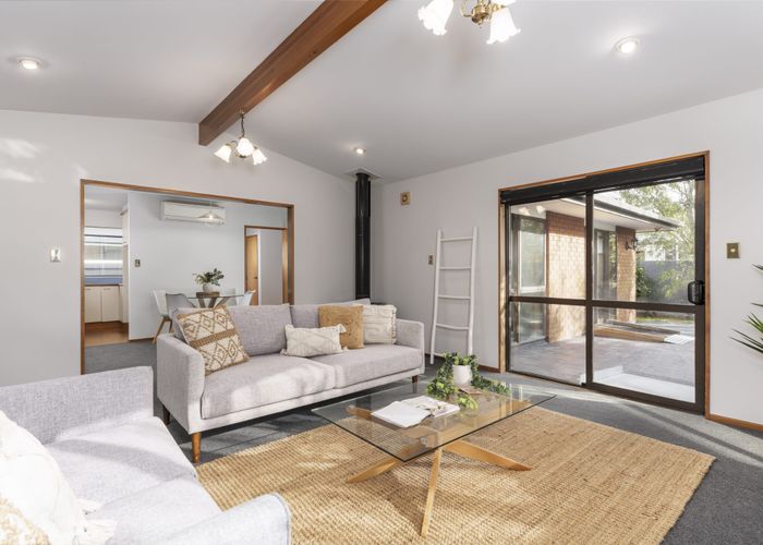  at 2/437 Greers Road, Bishopdale, Christchurch