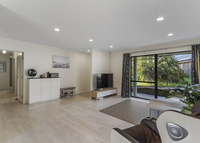  at 8 Frank Bunce Grove, Flat Bush, Auckland