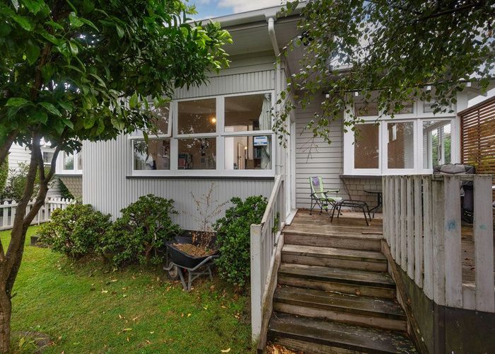 at 25 Fairleigh Avenue, Mount Albert, Auckland