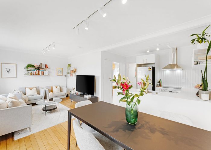  at 5/2 Thatcher Street, Mission Bay, Auckland