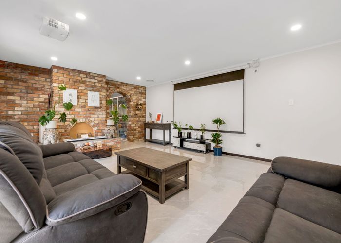  at 17B Gracechurch Drive, Flat Bush, Manukau City, Auckland