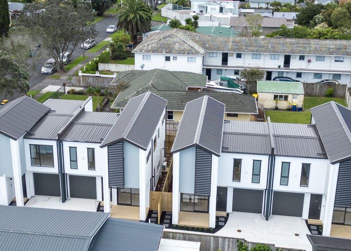  at 7D Queen Mary Avenue, New Lynn, Auckland