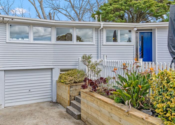  at 27 Colmar Road, Mellons Bay, Manukau City, Auckland
