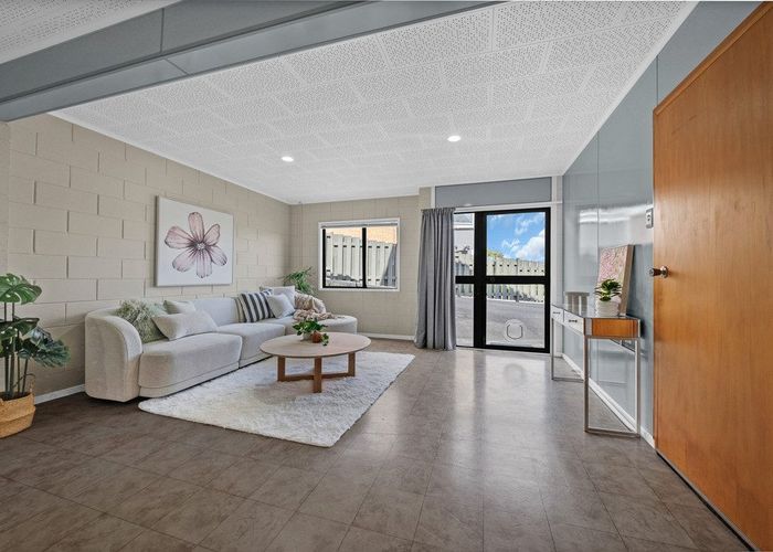  at 77 Botany Road, Botany Downs, Manukau City, Auckland