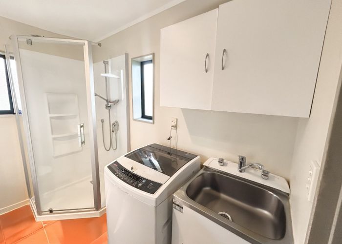  at 2/2 Vine Street, Mangere East, Manukau City, Auckland