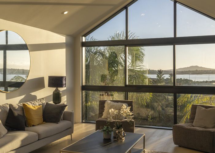  at 13 Waimana Ave, Northcote Point, North Shore City, Auckland