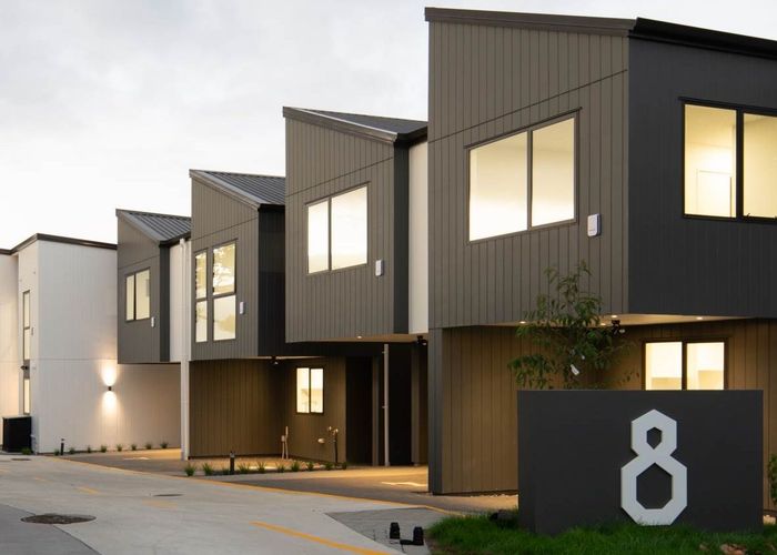  at 8E Nedlands Place, Burswood, Auckland