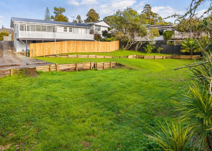  at 8A Surat Place, Glen Eden, Waitakere City, Auckland