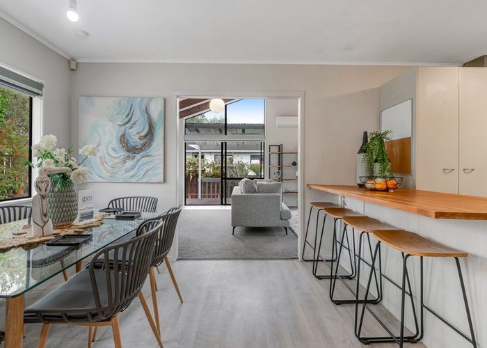  at 15A Tetrarch Place, Totara Vale, North Shore City, Auckland