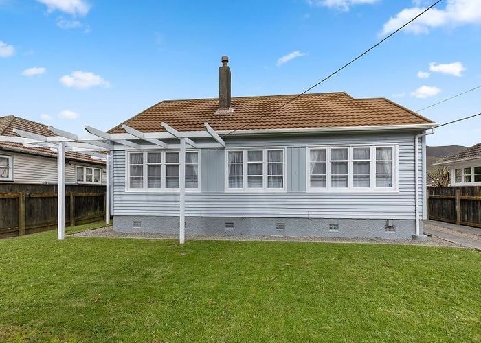  at 114 Cambridge Terrace, Fairfield, Lower Hutt, Wellington