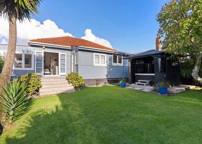  at 10 Kawau Road, Greenlane, Auckland City, Auckland