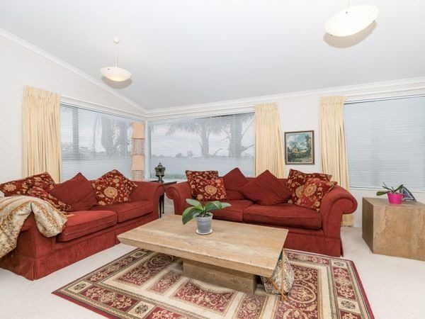  at 25 Highgrove Drive, Grandview Heights, Hamilton