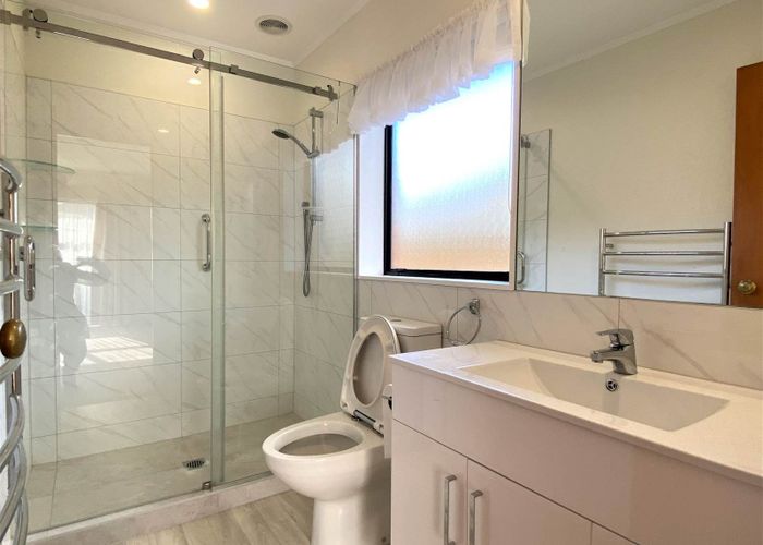  at 115b Shakespeare Road, Milford, North Shore City, Auckland