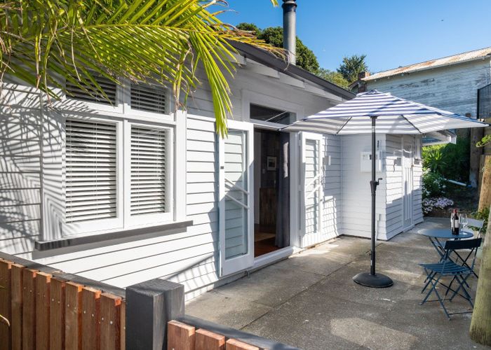  at 2 Convent Road, Bluff Hill, Napier