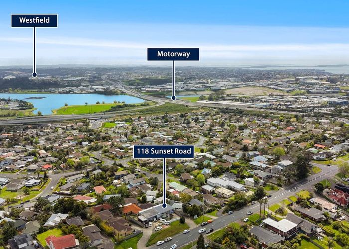  at 118 Sunset Road, Unsworth Heights, North Shore City, Auckland