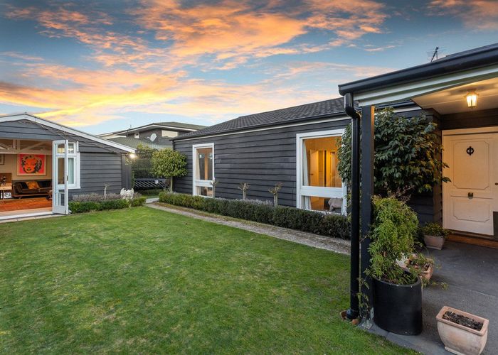  at 110 Idris Road, Fendalton, Christchurch City, Canterbury