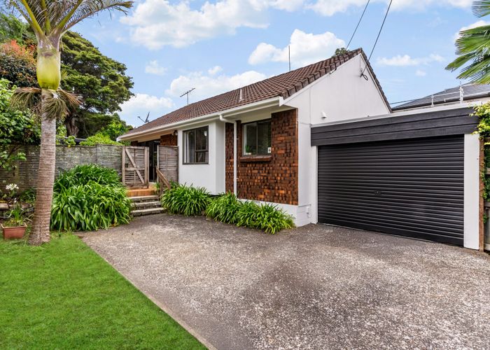  at 1/39 Hillcrest Avenue, Hillcrest, North Shore City, Auckland