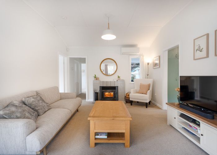  at 35 Elmslie Road, Pinehaven, Upper Hutt, Wellington