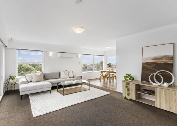  at 3 Alton Avenue, Hillcrest, Auckland