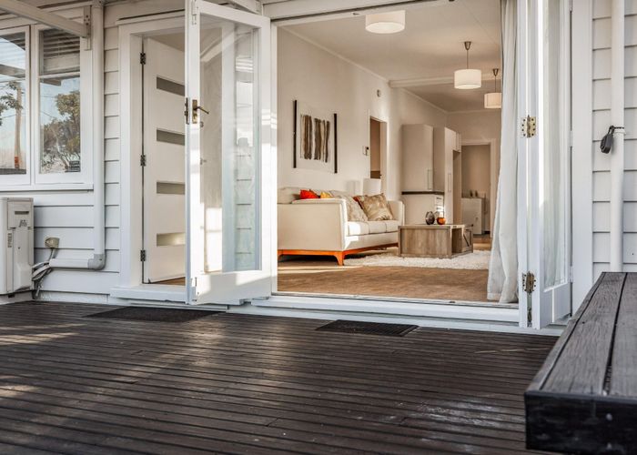  at 21 Islington Avenue, New Lynn, Auckland