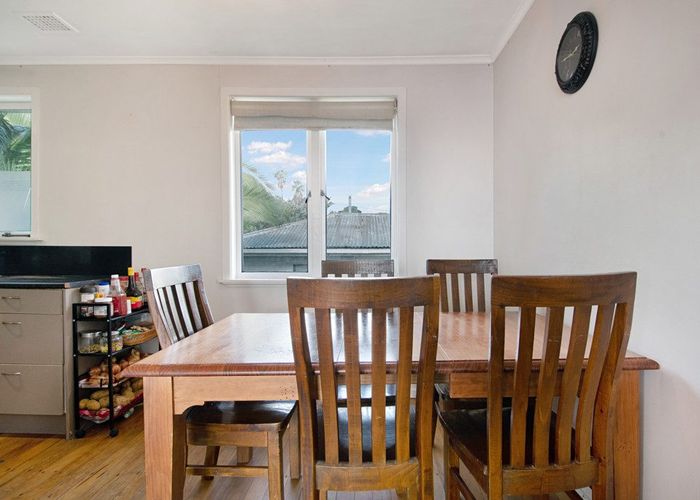  at 18 Sherwood Avenue, Te Atatu South, Waitakere City, Auckland