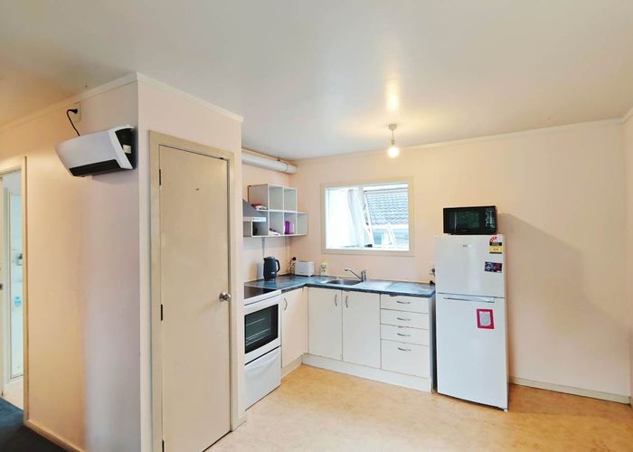  at 1/77 Awaruku Road, Torbay, North Shore City, Auckland